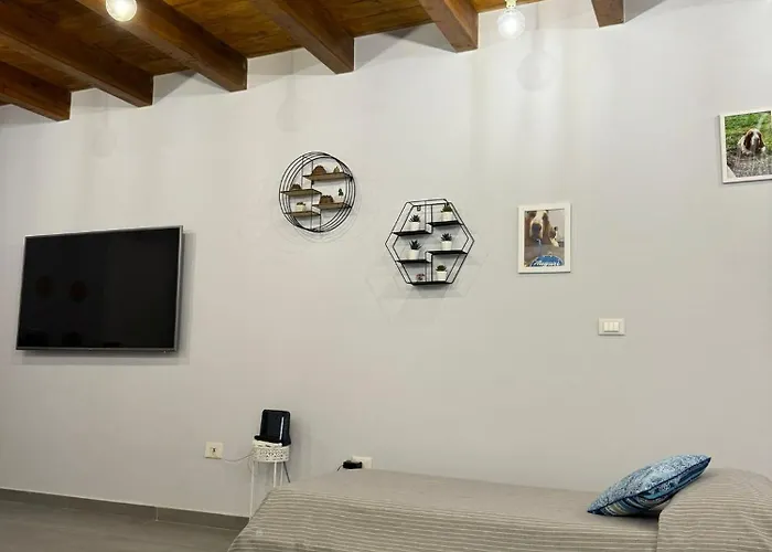 Alfonsino House