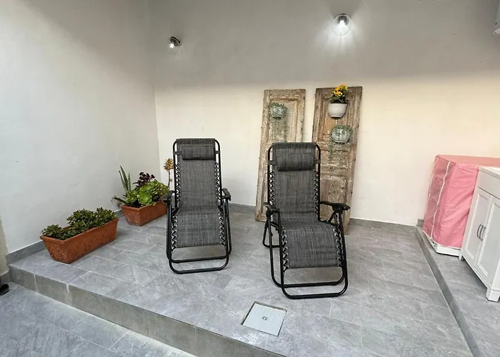 Alfonsino House *